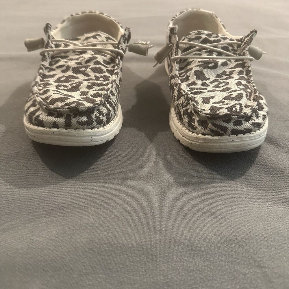 Hey Dude Wendy Woven Cheetah Grey Slip On Casual Loafer Shoes Womens 9 AOP - Picture 3 of 9